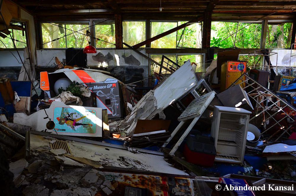 arcade-machine-graveyard