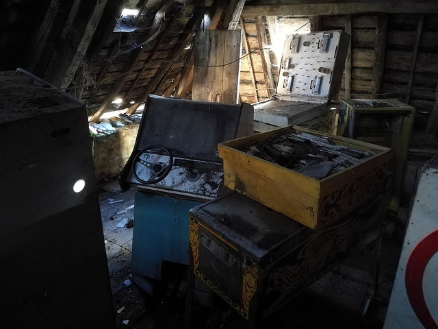 36774875850_305802f096_z