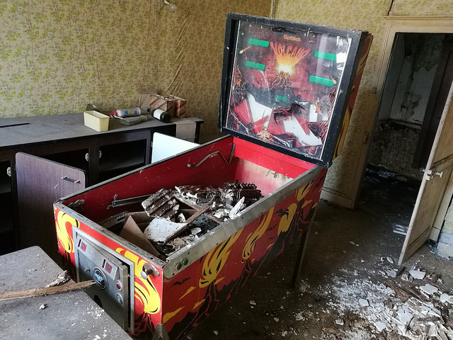 37000868282_5c17acfe2d_z