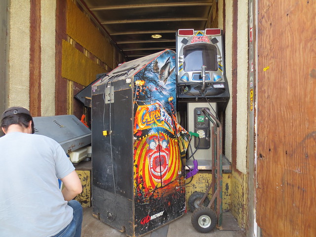 32932028757_caf5d0273a_z